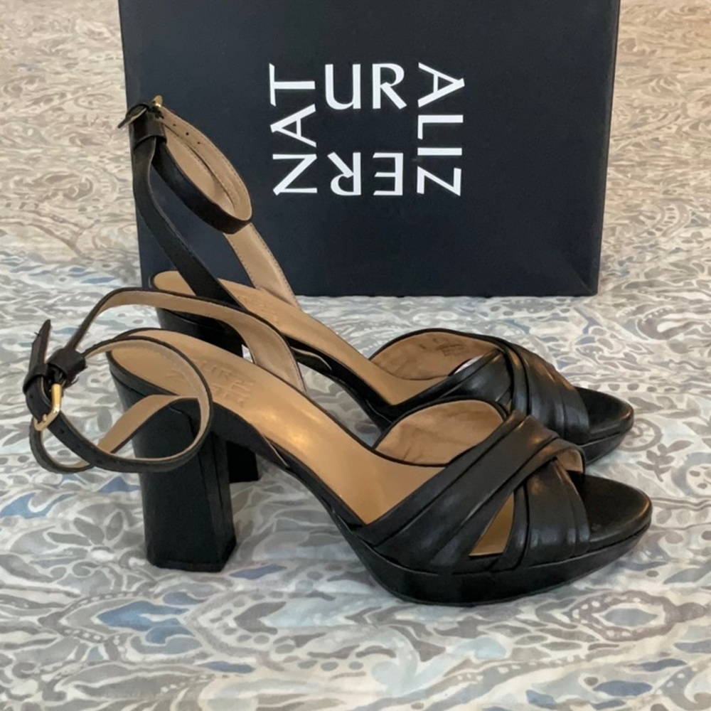 Naturalizer “Avril” leather platform pump - Picture 3 of 3